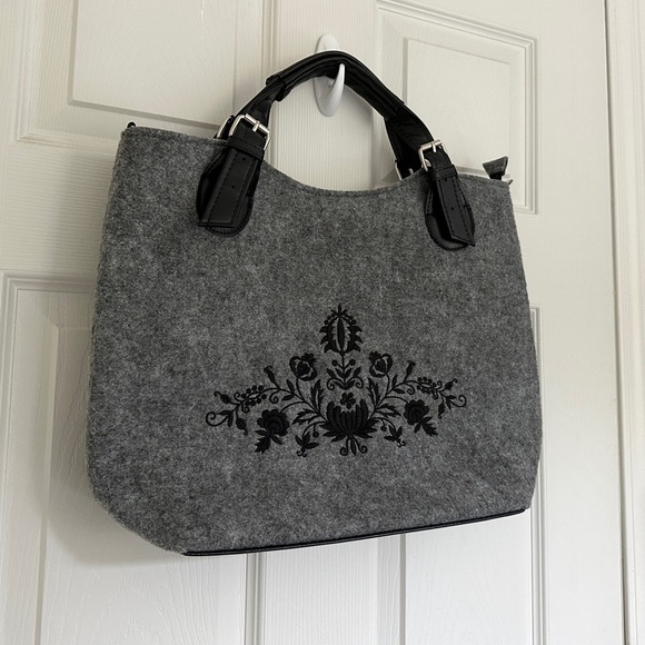 Handmade European Felt Handbag with Floral Embroidery, Gray/Black - Picture 9 of 12